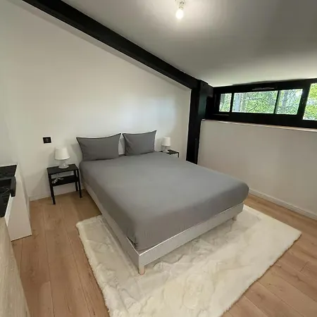 With Pool In The Heart Of مونْتوبا