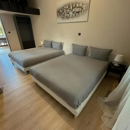 With Pool In The Heart Of * مونْتوبا