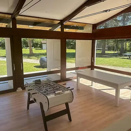 With Pool In The Heart Of بيت للعطل *