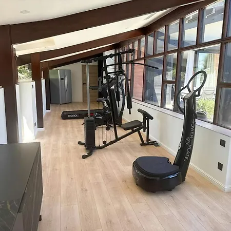 With Pool In The Heart Of * مونْتوبا