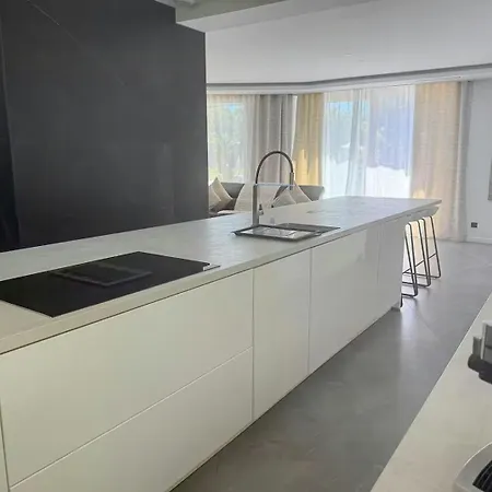 With Pool In The Heart Of بيت للعطل مونْتوبا