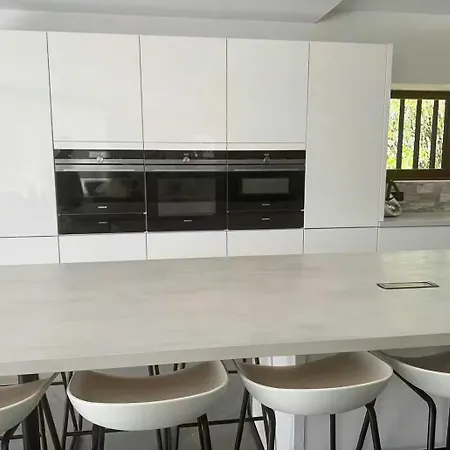 With Pool In The Heart Of * مونْتوبا